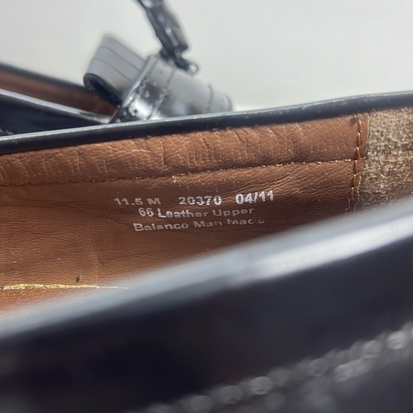 Bostonian Classics Black Tasseled Wingtip Leather Shoes - Picture 7 of 8